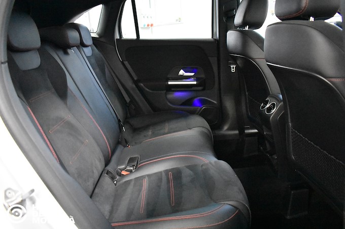 MERCEDES-BENZ GLA 200 d Automatic Premium